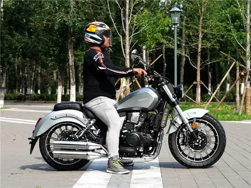 默默进步的国产巡航车试驾国四奔达box400abs版