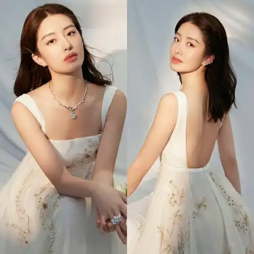 迪奥高定秀杨采钰搭错景甜壮硕富贵花带病亮相颜值依旧艳压