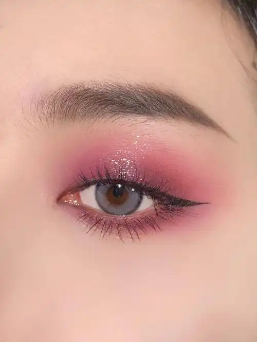 好看子秋冬深邃梅子眼妆