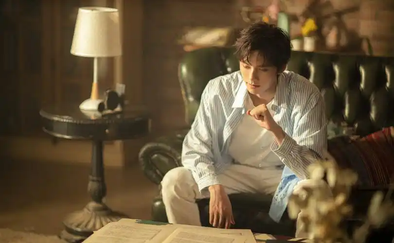 邓超元慵懒衬衣活力帅气图片310