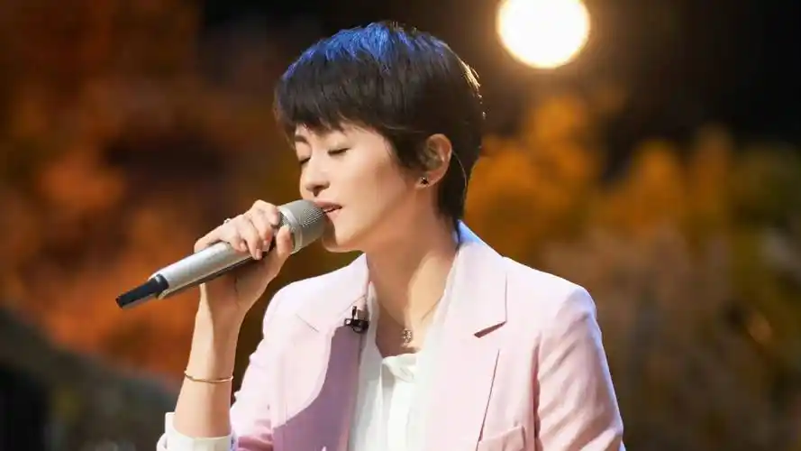 梁咏琪发长文,诉与《时光音乐会》的爱与友谊,短发成时光绝唱_时间