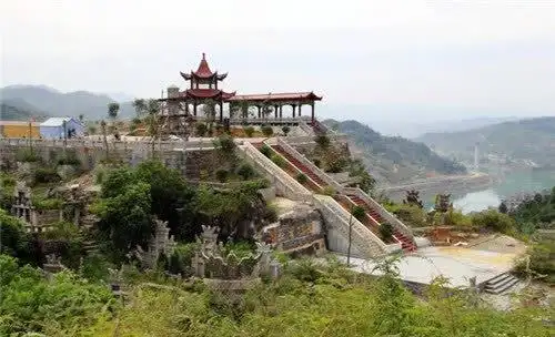 八宝山有何特殊为何无数名人都想长眠于此你看81号墓里埋着谁