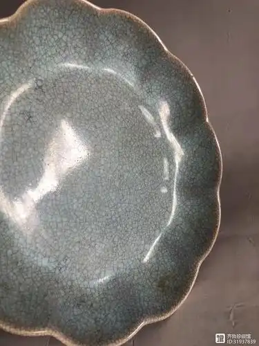 北宋张公巷汝窑花口盘鉴赏