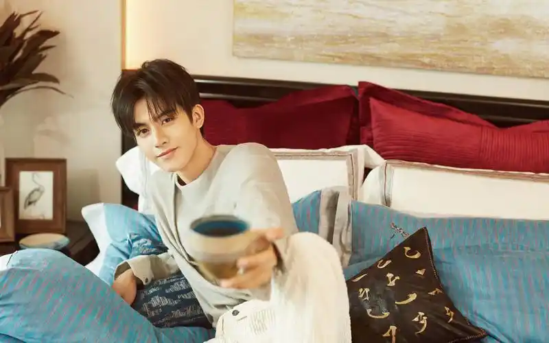 宋威龙帅气居家写真图片桌面壁纸高清大图预览1920x1200_大陆明星下载