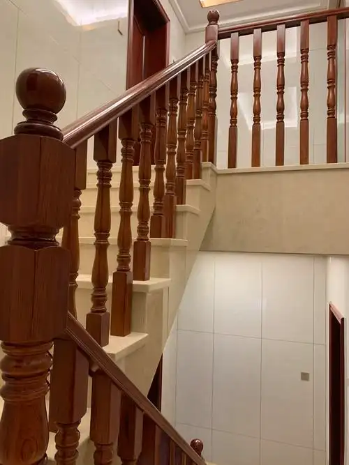 楼梯东莞包安装旋转别墅室内现代中式实木新中式楼梯扶手