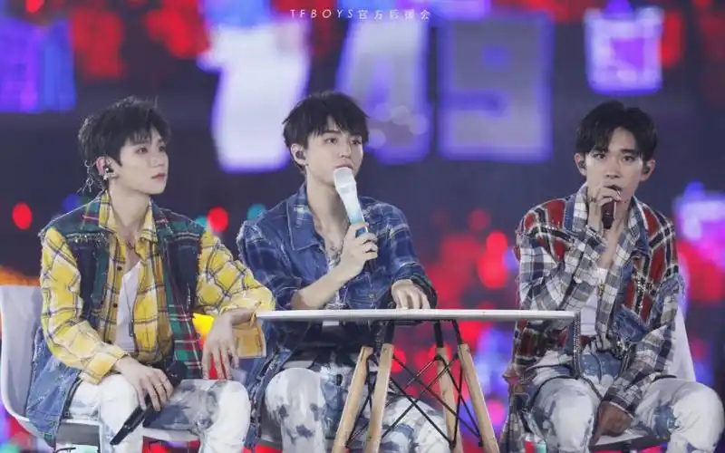 tfboys六周年演唱会现场_哔哩哔哩_bilibili
