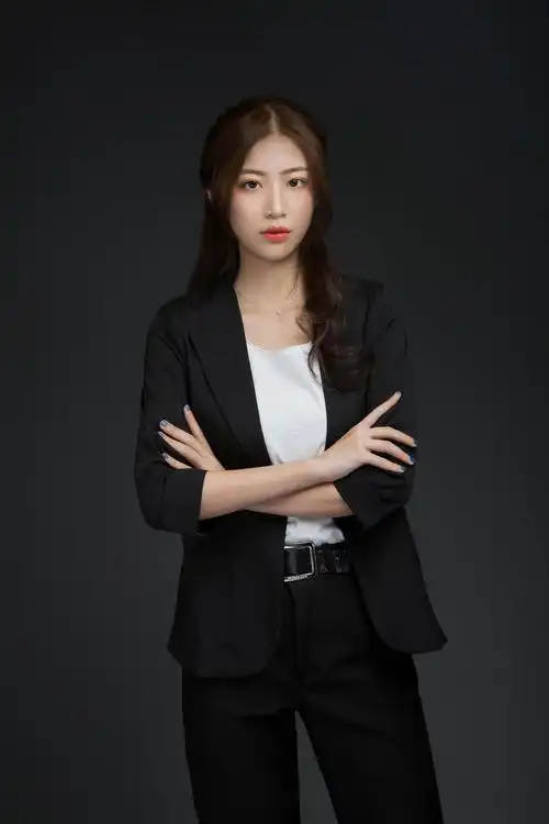 电话:15130252585 商品详情 拍摄特色 服务类型 形象照 造型场景 服装