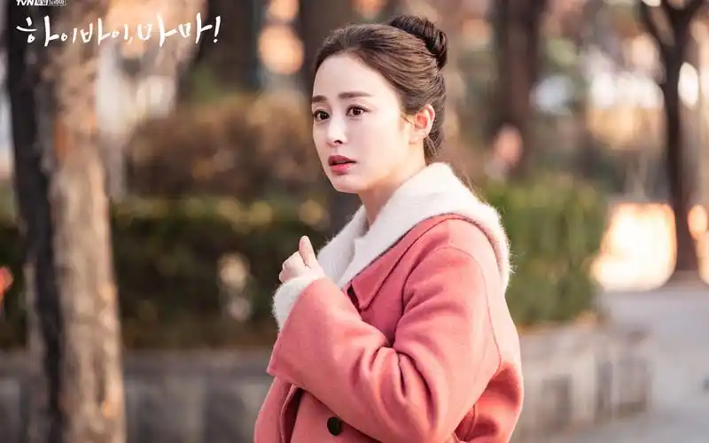 学霸美女金泰希的百万衣橱,既减龄又百搭!