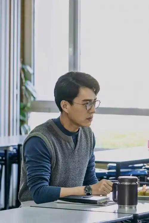 《温暖的味道》首播 靳东李乃文飙戏名场面不断