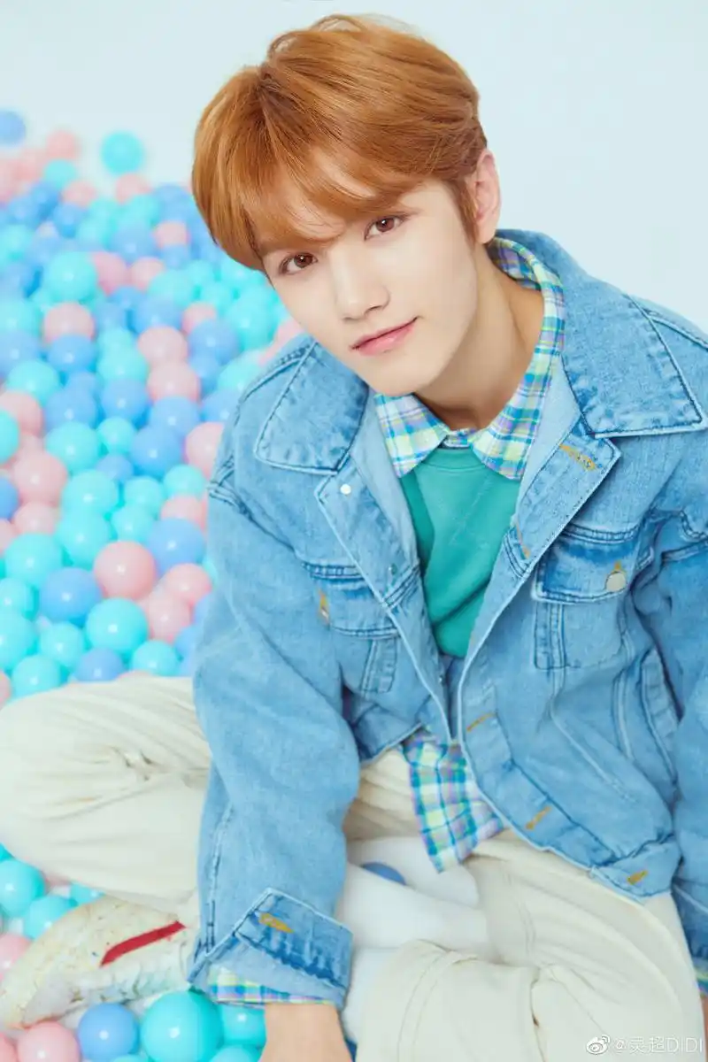 坤音四子灵超晒录取通知书,成为上戏表演专业新生