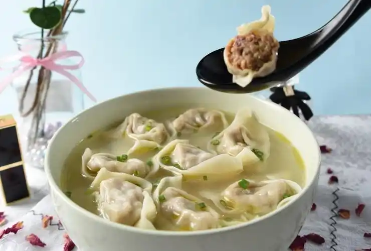 娜小主馄饨:甜蜜在线,玫瑰与馄饨的二三事