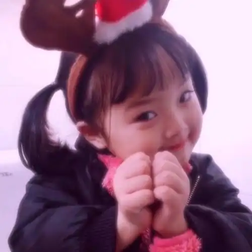 权律二超萌嘟嘴头像你总是笑魇如花