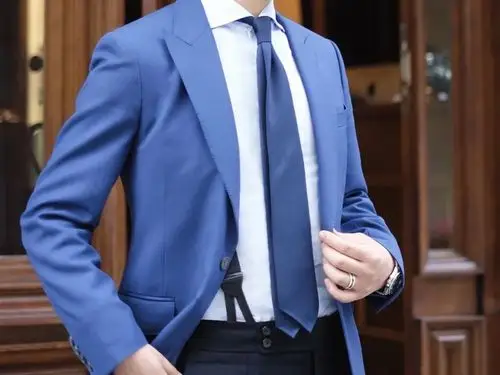 许光汉同款的天蓝色西装,是专属春夏的颜色!