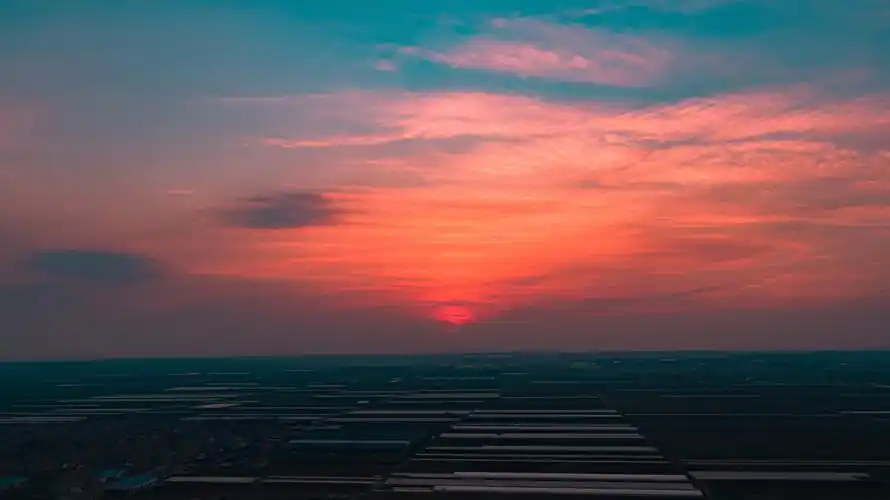 乡村傍晚的夕阳