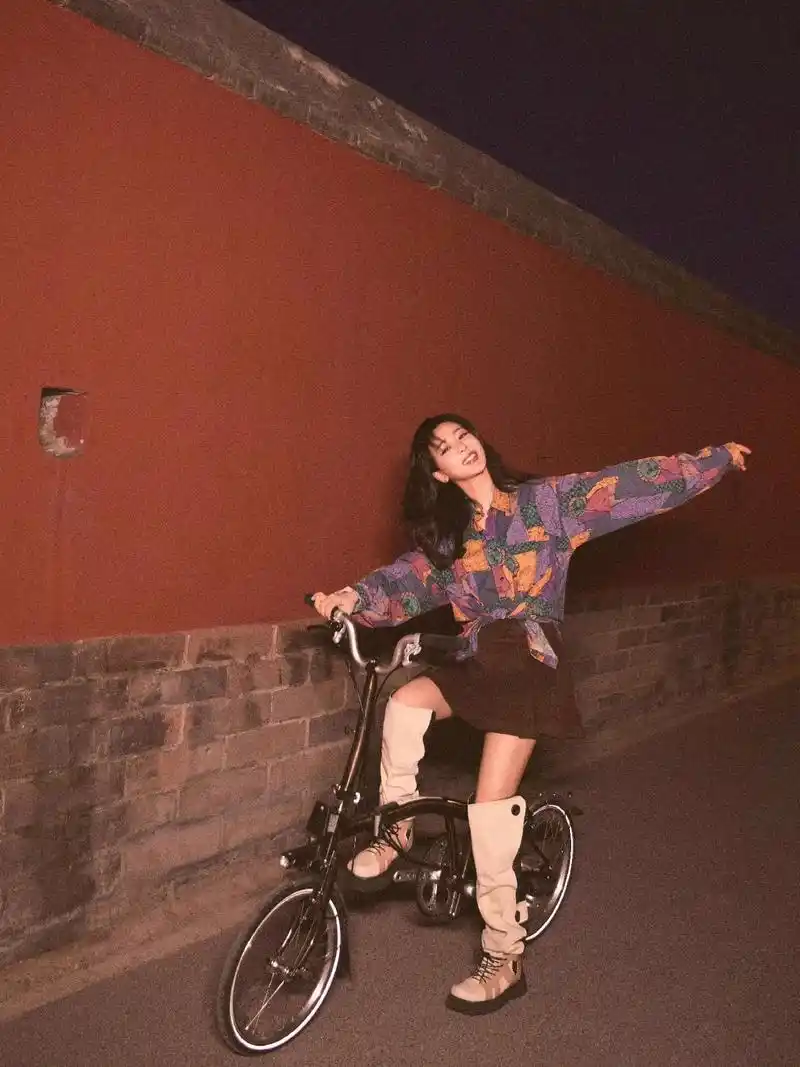 杨紫 大明星生日的街拍写真 超漂亮诶 - 抖音