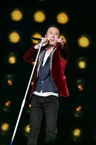 杨坤惊艳开唱南京实力强劲引爆全场