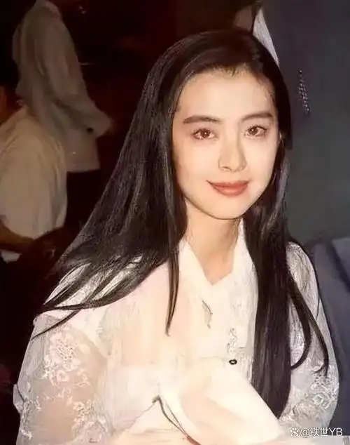 56岁王祖贤现状:隐居加拿大十几年,至今未婚,疑似已经正式出家