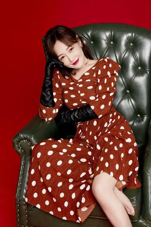 40的女人怎么穿看哈妹薛佳凝的穿搭秒变少女清纯靓丽又时尚