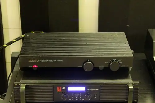 音乐传真 a100 合并功放
