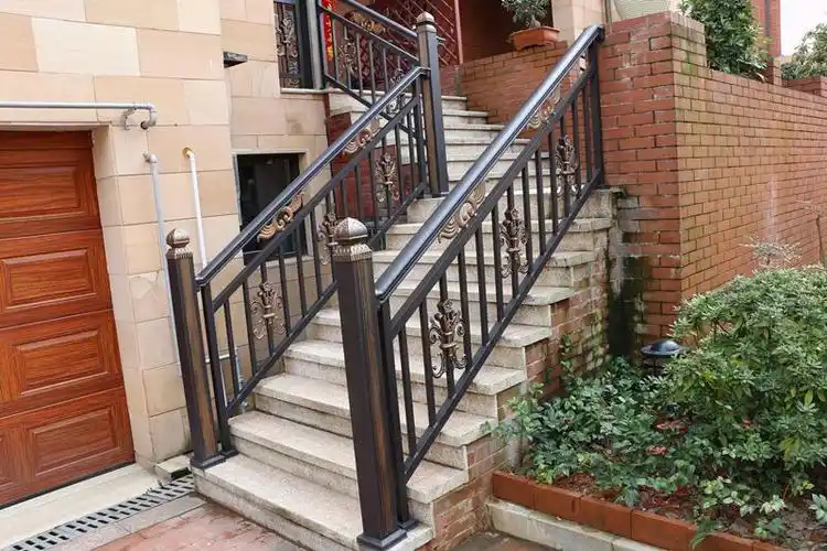 江西铝艺楼梯扶手价格11m高铝艺楼梯扶手定制图片