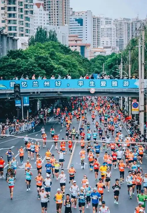 原创兰州马拉松今日开始报名还没开跑就已经好评如潮的双金兰马来了