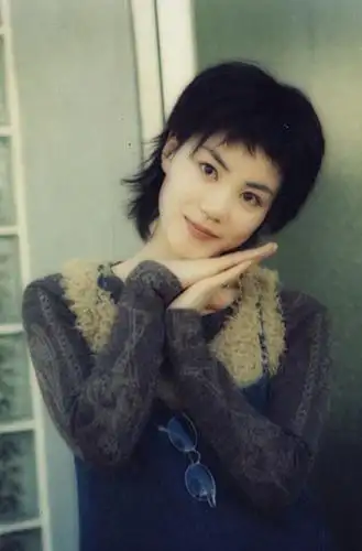 王菲18岁罕见叛逆照曝光