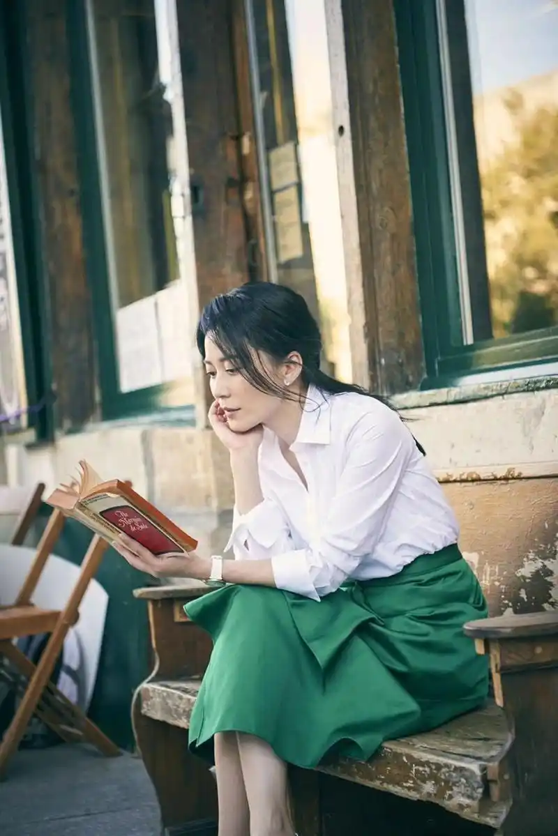 俞飞鸿:能把白衬衫穿优雅才是真女神|||都说红颜易老 但是总是有那么