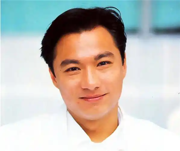 曝"香港第一美男"林俊贤近况,满头白发牙齿稀疏,模样苍老难辨_林钰