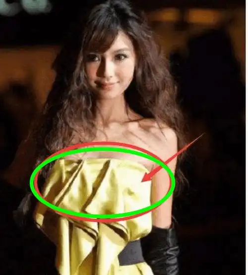 穿帮镜头真是尴尬,杨颖露了啥,真是让人移不开眼睛