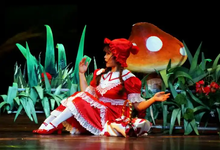 儿童杂技剧《小红帽》