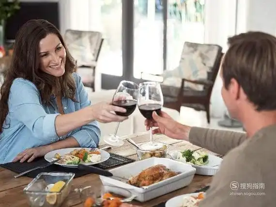 第一次约会女朋友吃饭要注意啥?