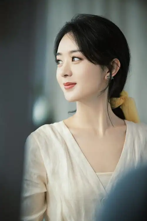 赵丽颖的一组中秋写真曝光