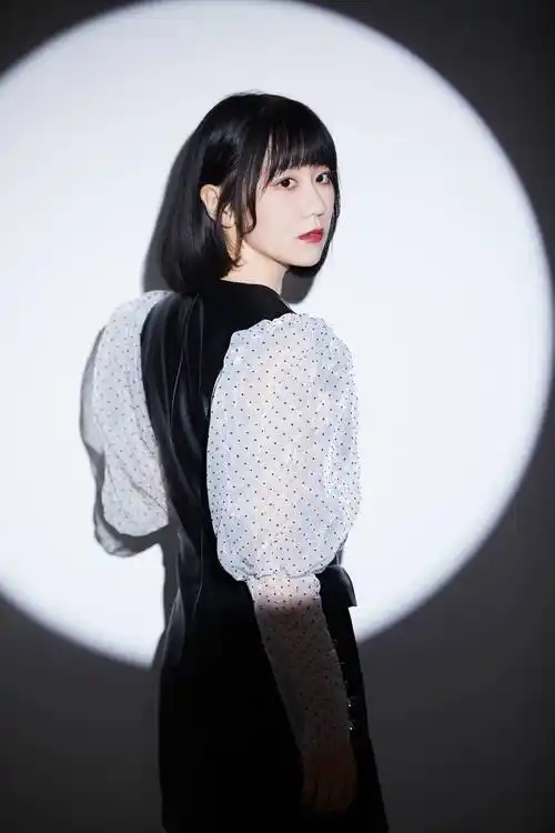 谢春花出入今日上线诠释情感珍贵与救赎