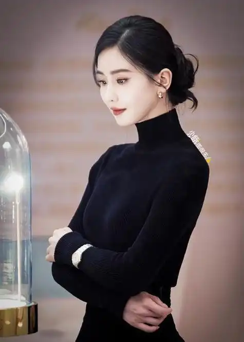 刘诗诗展现优雅气质,登上热搜引发网友关注.