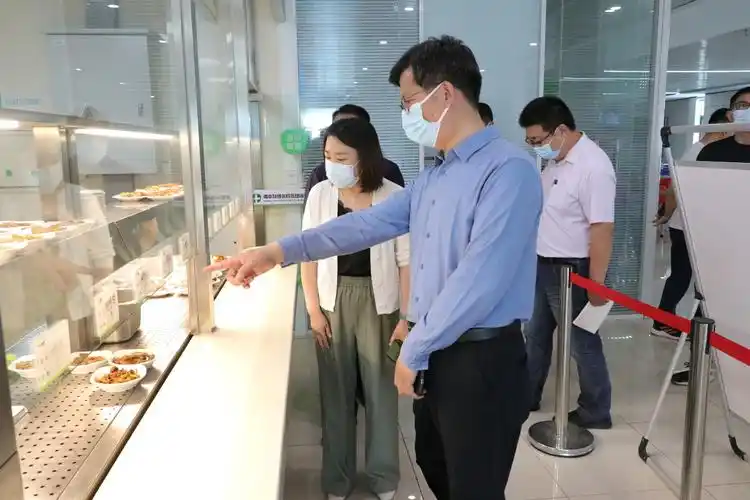 宿迁卫校赴南京鼓楼医院集团宿迁医院考察学习食堂管理工作