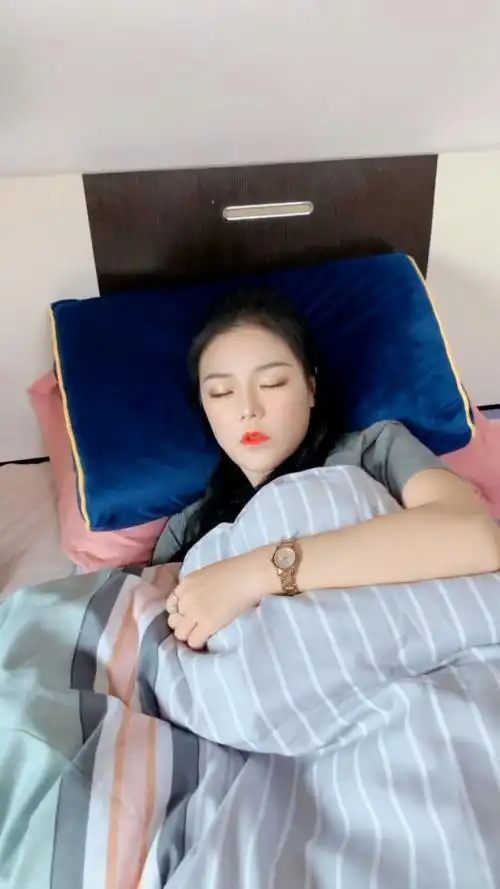 谈了3年的女朋友,第一次见她睡着后的样子 !