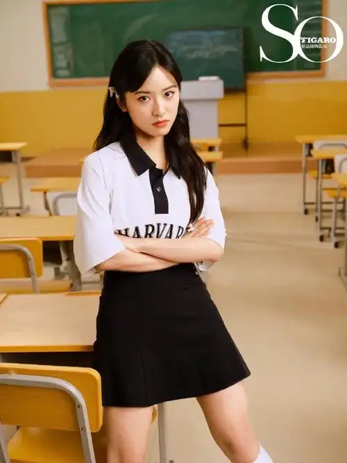 沈月,王敬轩,吴宇恒最新杂志大片,好权威的脸,这是真正的男大女大呀!