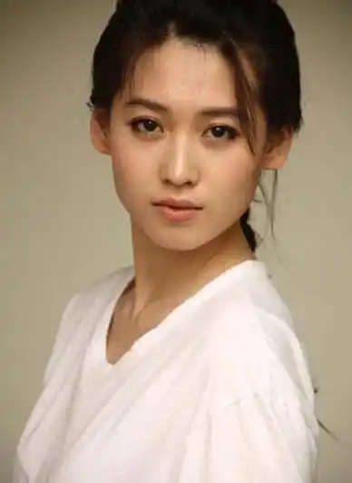 从乖乖女"夏雪"到时尚美女,在停车场遭"打"的宁丹琳,今怎样了_杨紫