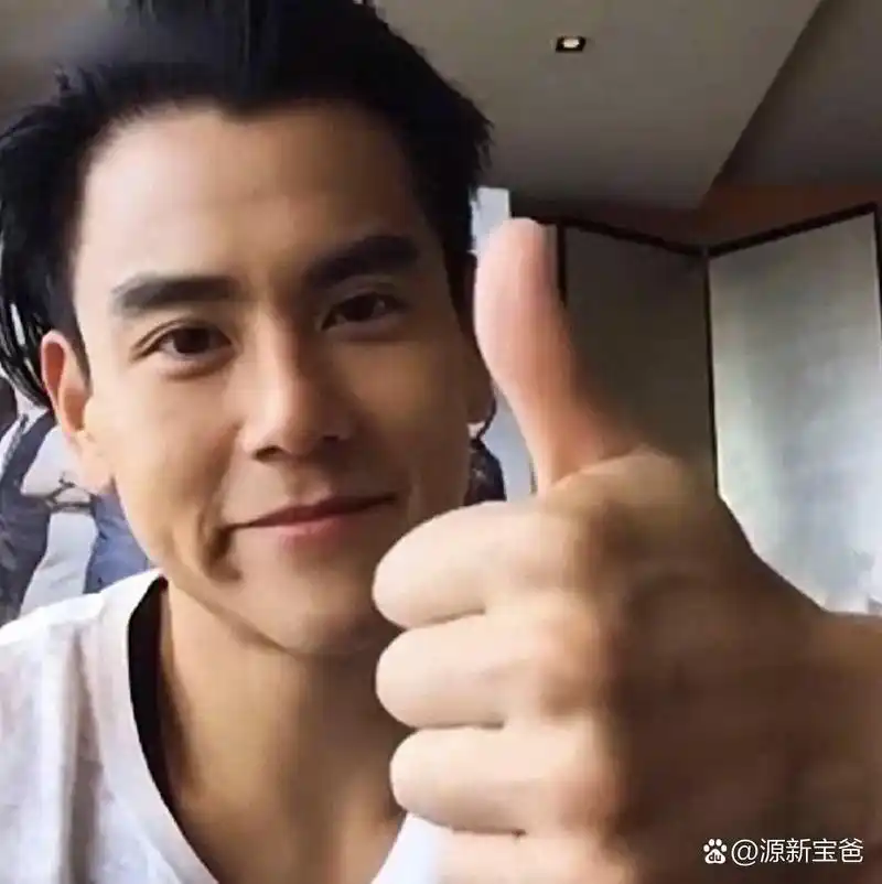 彭于晏的幽默催婚回应 彭于晏以其特有的幽默回应了一句"我也急啊