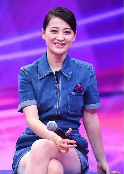 回顾梅婷与叶大鹰传绯闻36岁二婚和老公恩爱至今