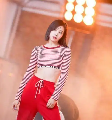 宋茜多吃一个马卡龙健身房罚跑2小时