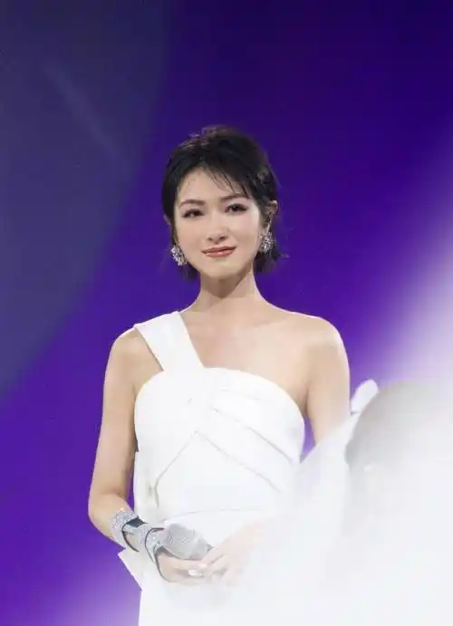 万茜反超成第一,宁静超李斯丹妮排第三_阿朵_蓝盈莹_孟佳