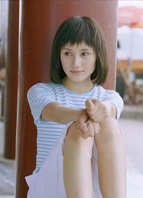 夏雨:结婚不邀请父亲,婚后与母亲明算账,妻子袁泉为他感到心疼