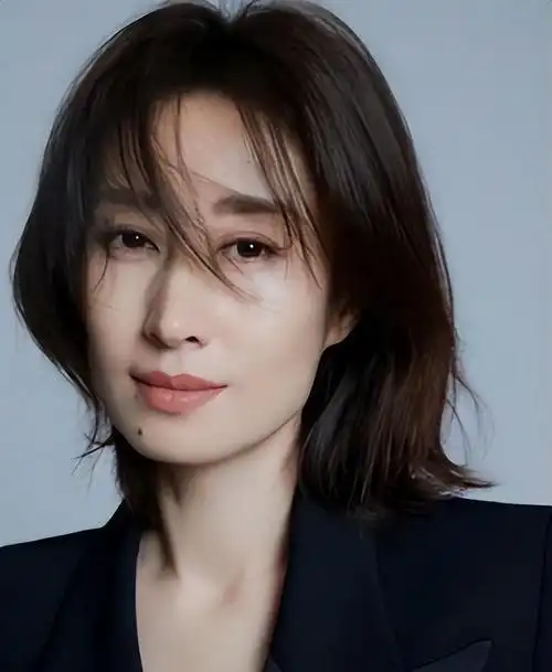 演员刘敏涛曾嫁豪门7年离婚后重返荧屏如今和女儿相依为命