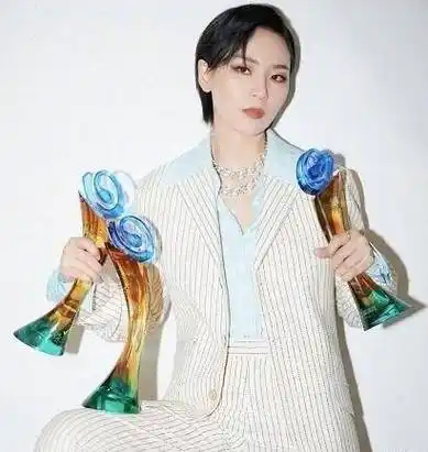 35岁周笔畅,虽然单身,但生活照样过得充实_恋情_事业_对象