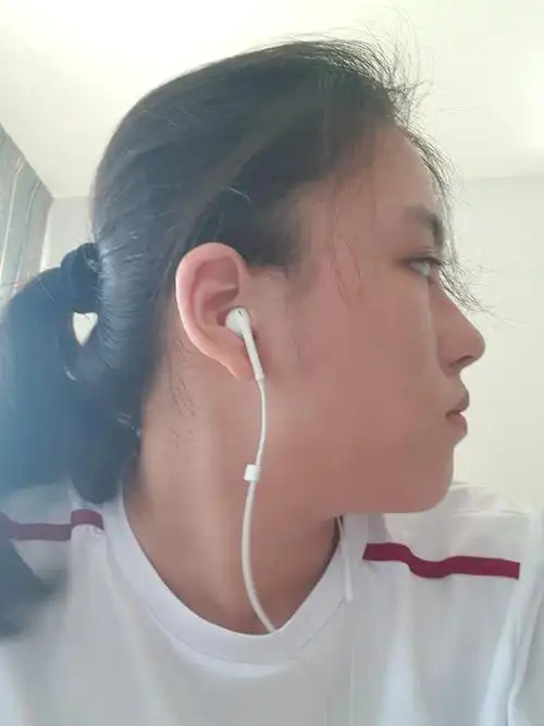 我的侧脸有什么问题呀?