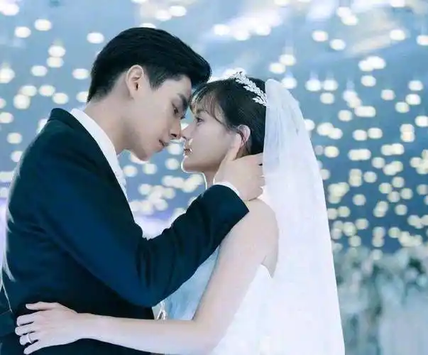 杨紫李现客串好甜,梦回《亲爱的热爱的》_李一桐_时代_胡一天