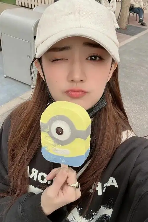 美图分享徐璐爱自拍的女孩