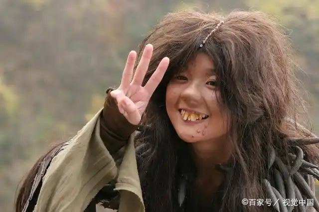 女明星扮丑照也不含糊,一个比一个丑,能全认出来的那是真爱