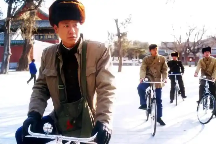 回顾连奕名为娶杨若兮抛妻弃女净身出户前妻红了他糊了